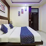 Hotel Tashkent Palace - Near New Delhi Railway Station