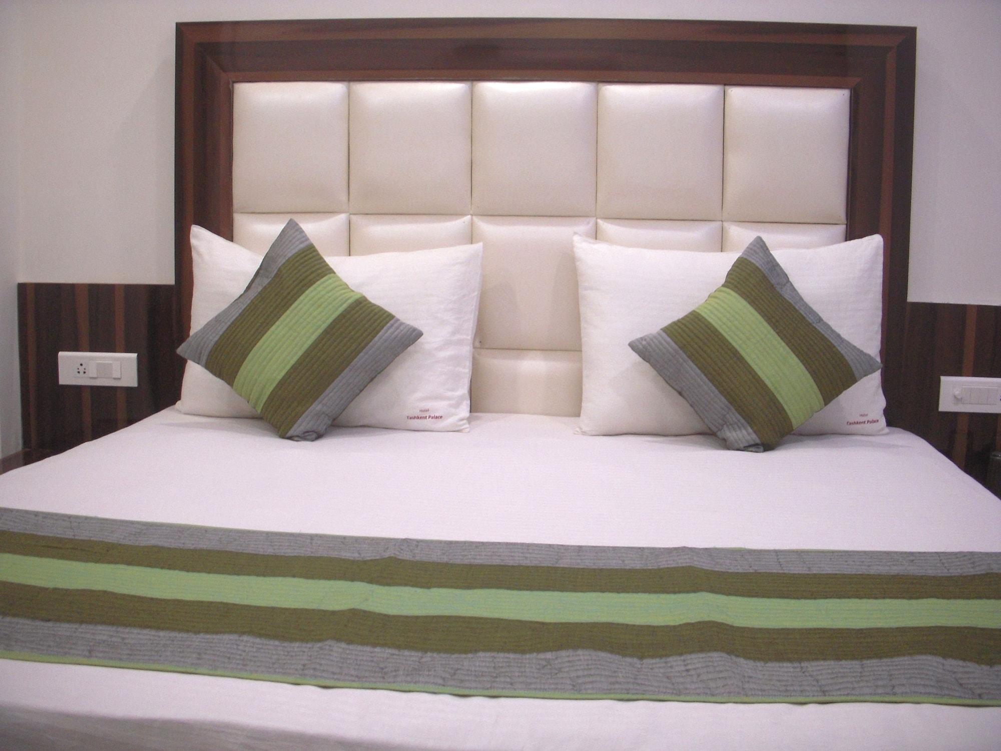 Hotel Tashkent Palace - Near Railway Station