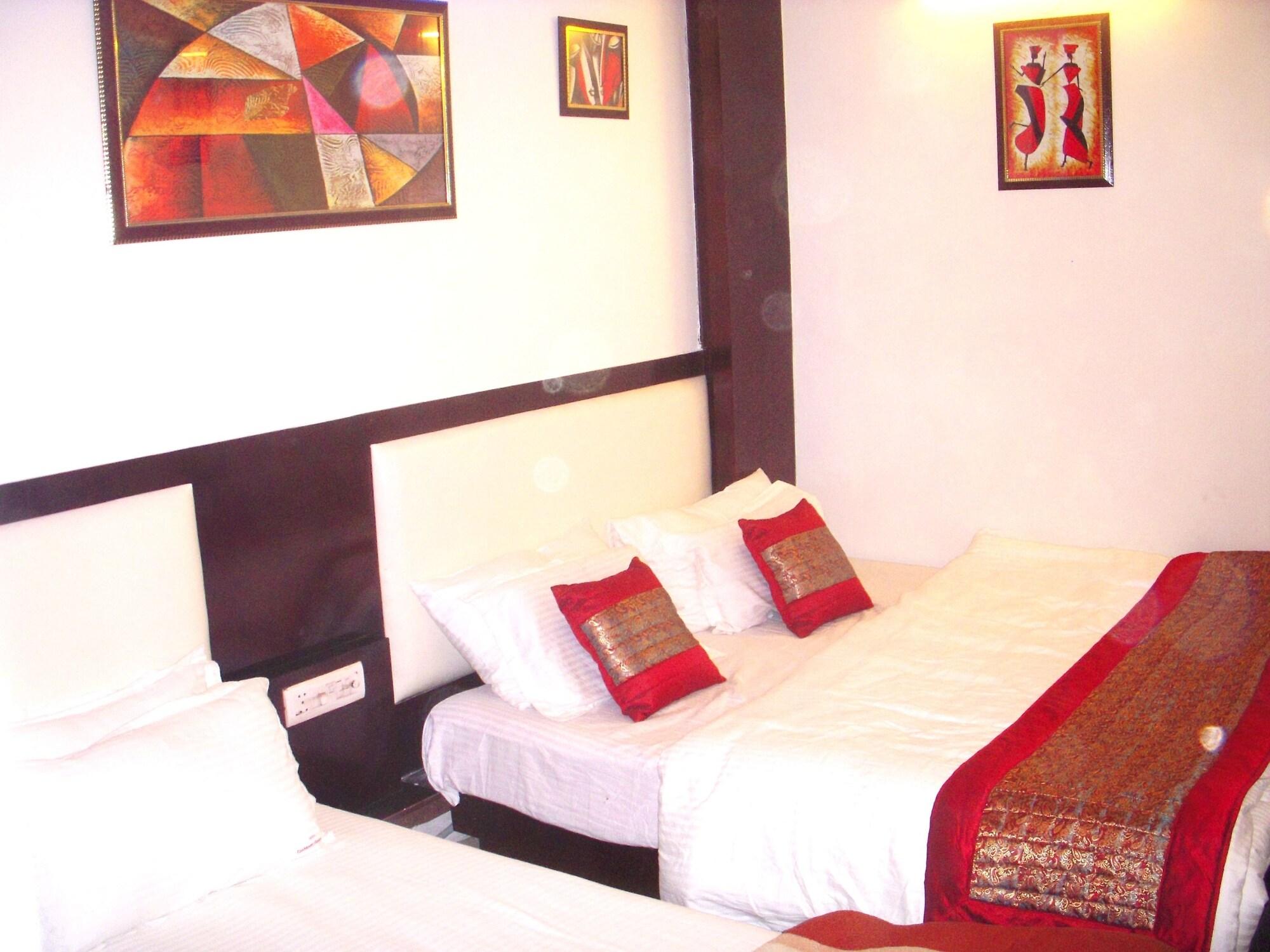 Hotel Tashkent Palace - Near Railway Station