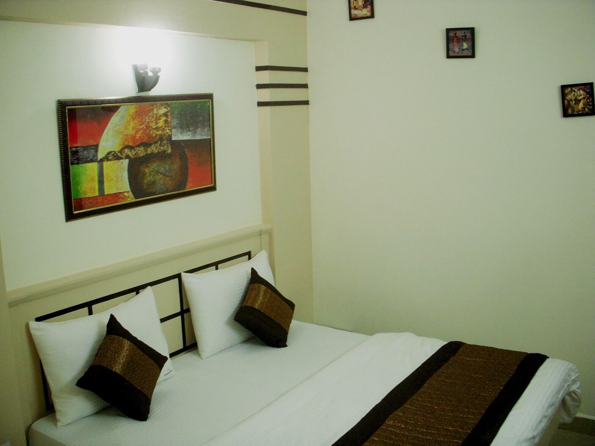 Hotel Tashkent Palace - Near Railway Station New Delhi