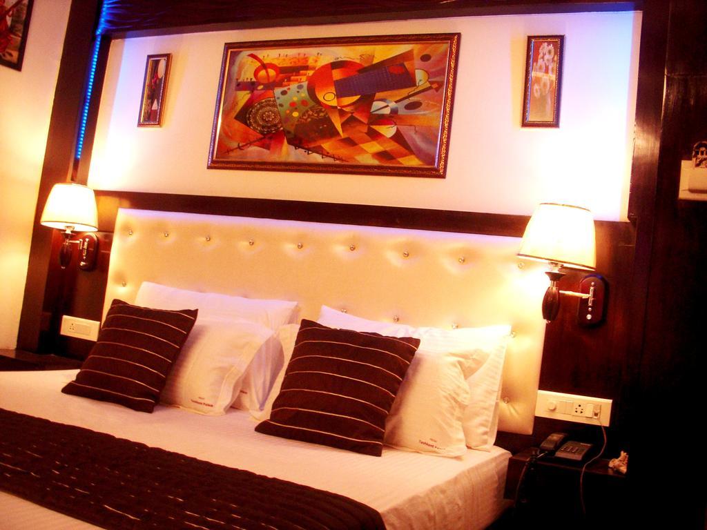 Tashkent Palace - Near Railway Station Hotel New Delhi