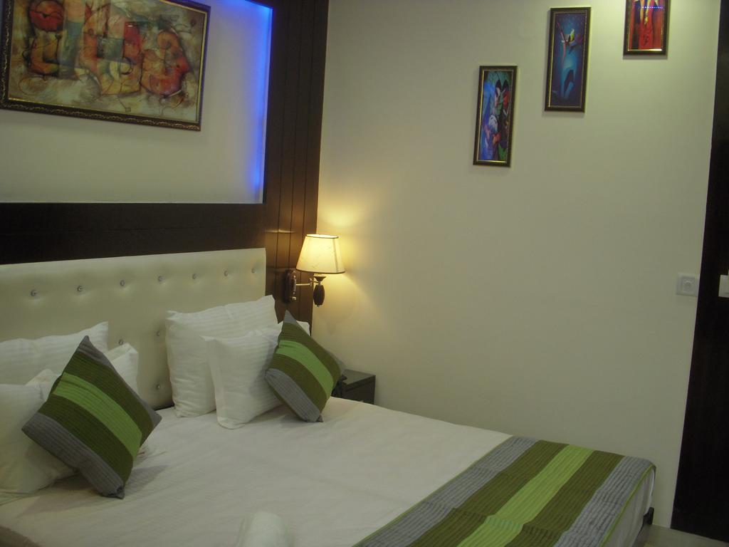 Tashkent Palace - Near Railway Station Hotel New Delhi