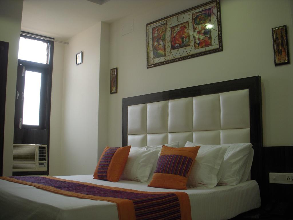 Tashkent Palace - Near Railway Station 3*