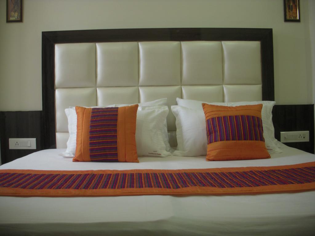 Tashkent Palace - Near Railway Station Hotel