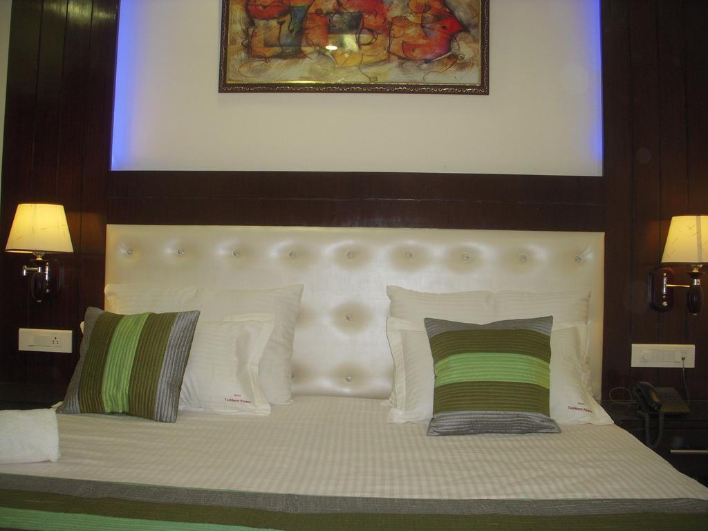 Tashkent Palace - Near Railway Station 3*