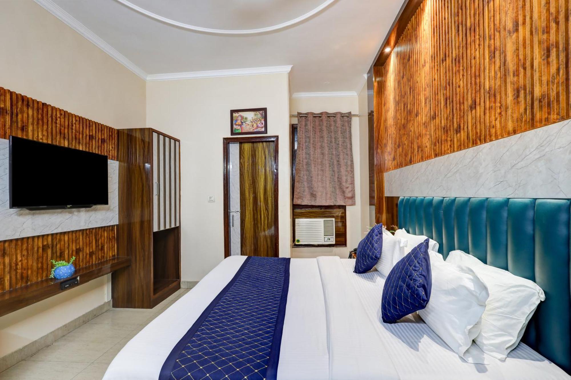 Tashkent Palace - Near Railway Station 3* New Delhi