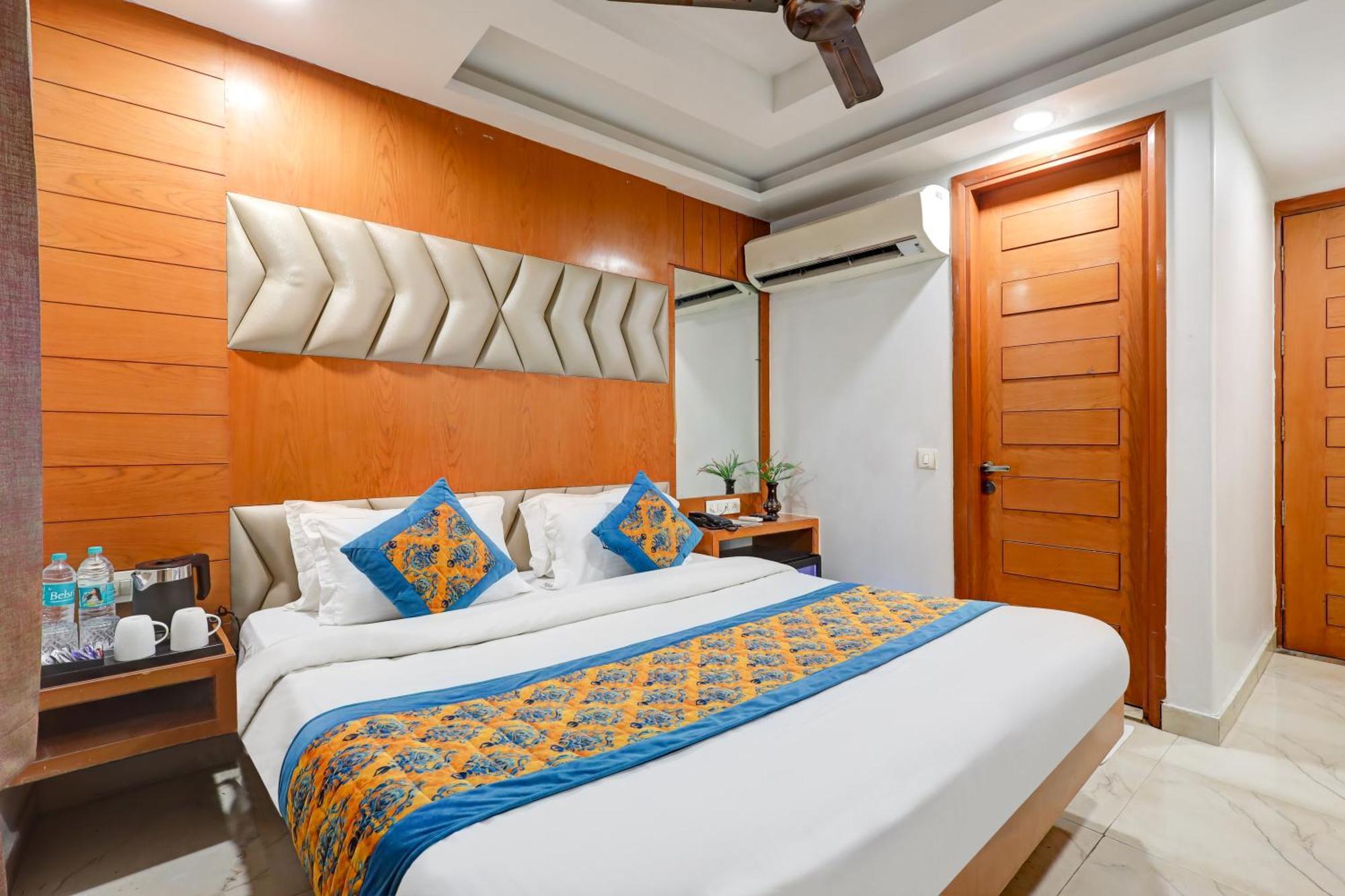 Hotel Tashkent Palace - Near Railway Station