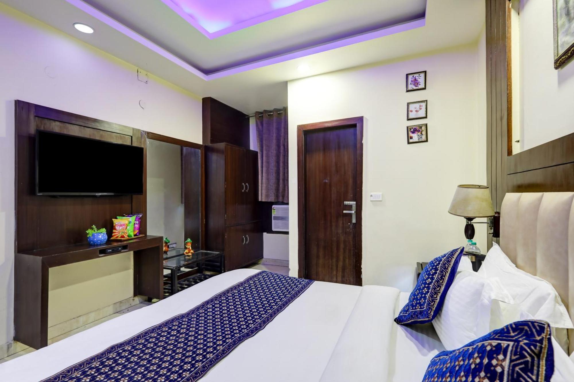 Tashkent Palace - Near Railway Station Hotel New Delhi
