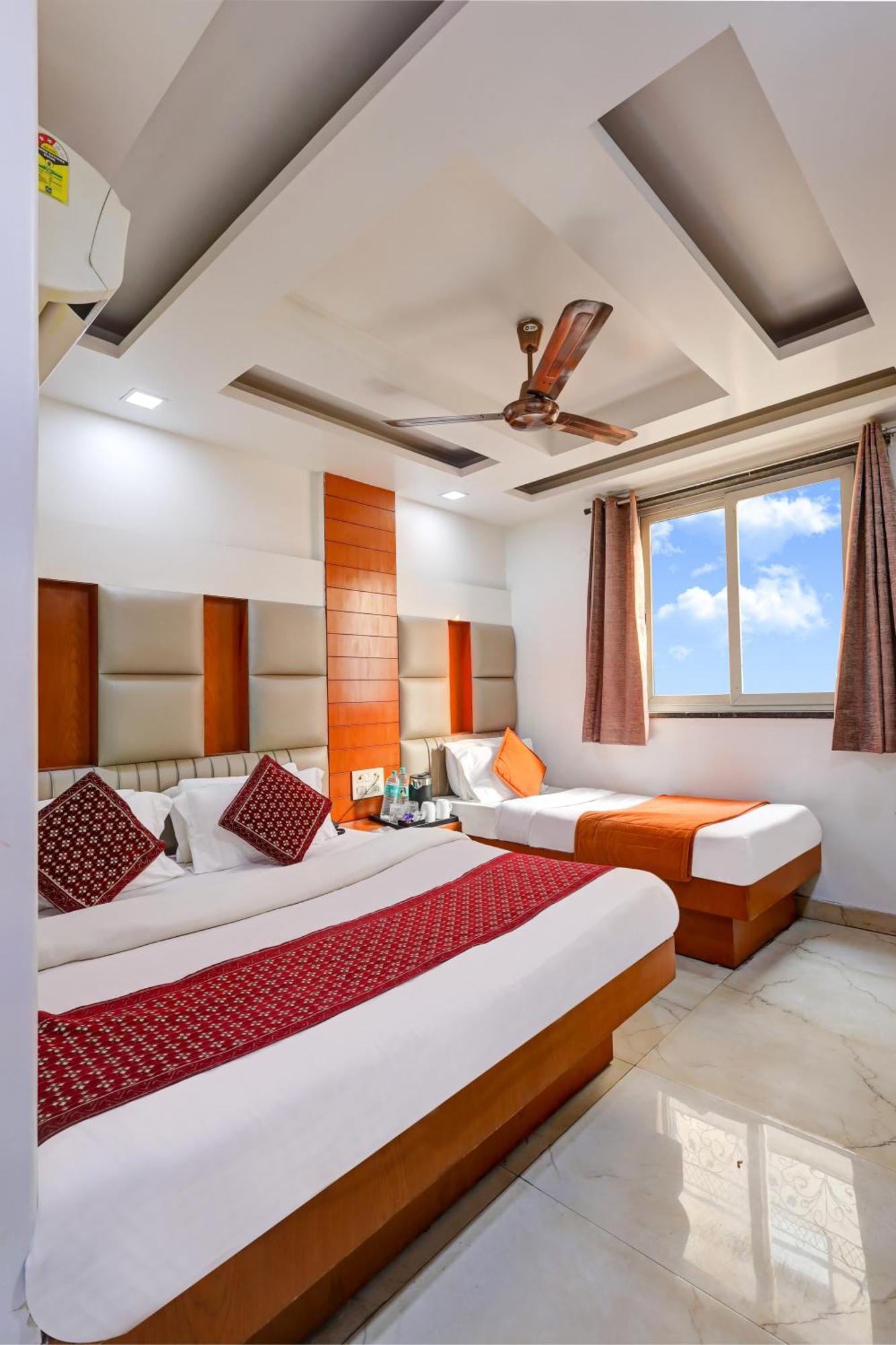Tashkent Palace - Near Railway Station 3* New Delhi