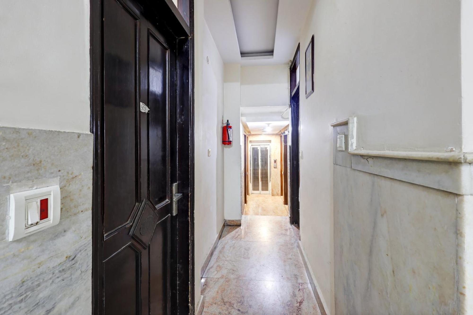 Tashkent Palace - Near Railway Station Hotel